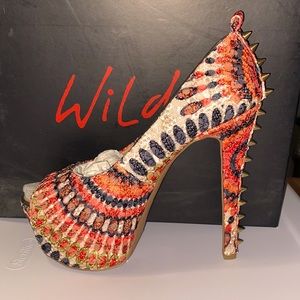 Multi color heel